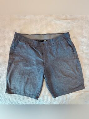 Under Armour Men's Heather Charcoal Flat Front Performance Shorts
